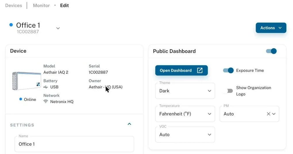 A device page in Environet with the public dashboard switched on, showing the link and the theme, temperature, PM, and VOC options.
