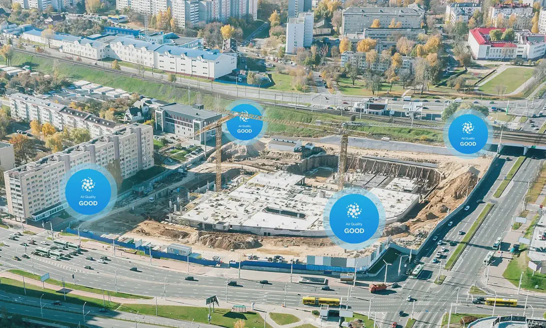 Air quality status for perimeter monitoring at a construction site in a city.